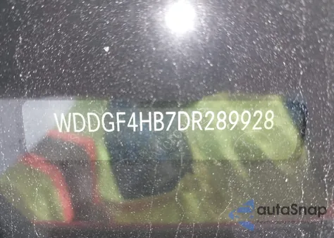 2013 Mercedes-Benz C 250 Luxury/Sport z USA, uszkodzony, nr VIN WDDGF4HB7DR289928